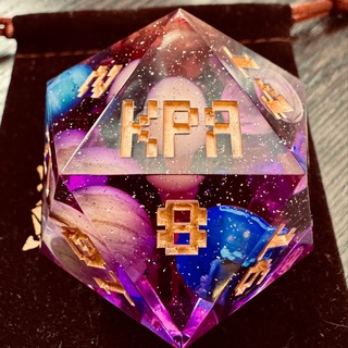 Карты, дайсы на столах
