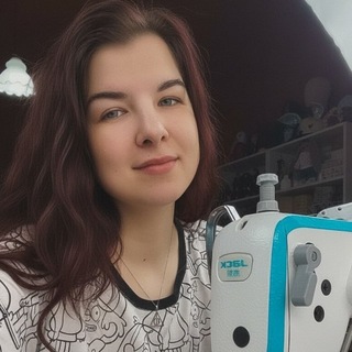 Ангелина шьет🪡